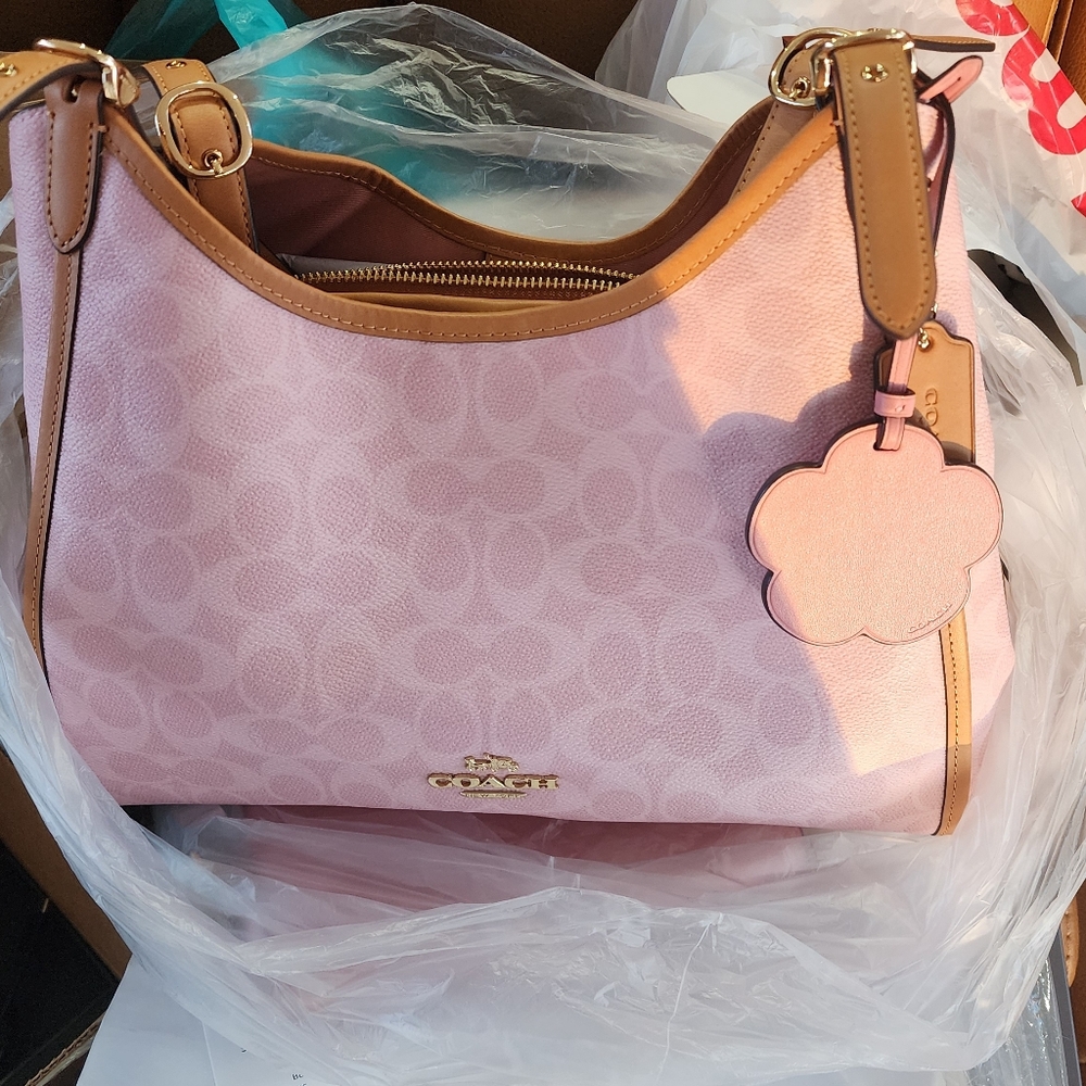 Erin Shoulder Bag In Signature Canvas With Charms - Picture 4 of 10